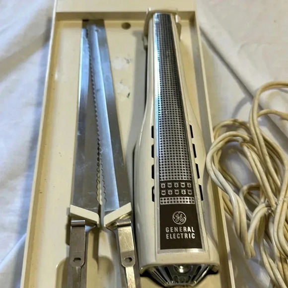 Vintage GE electric slicing knife with holder - Picture 3 of 4